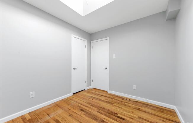 638 E 84 ST