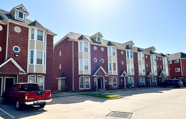 Half off first full months rent!! College Station - 1 bedroom 1 bath premiere furnished rental at Lakeridge