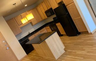 2 beds, 2 baths, 1,000 sqft, $1,395, Unit 315