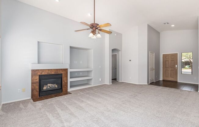3 bed, 2 bath home in Mesa with sparking pool!