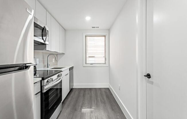 3 beds, 2 baths, 788 sqft, $3,580, Unit 6701-207
