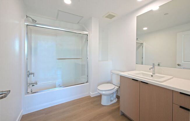 2 beds, 2 baths, $2,899, Unit 405