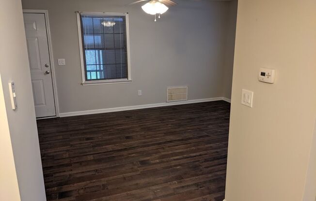 1 bed, 1 bath, 750 sqft, $955, Unit B