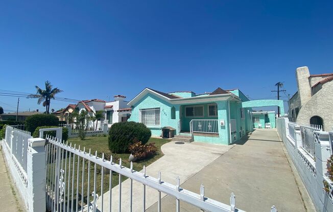 Spacious & Bright 3 bedroom/ 2 bathrooms front house.