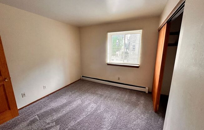 1 bed, 1 bath, $995, Unit 102