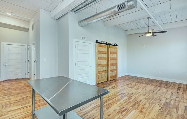 1 bed, 1 bath, 612 sqft, $1,310, Unit 319