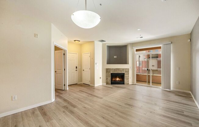 2 beds, 1.5 baths, $1,795, Unit Unit 619