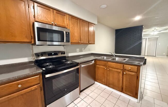 1021-1023 Vera Court