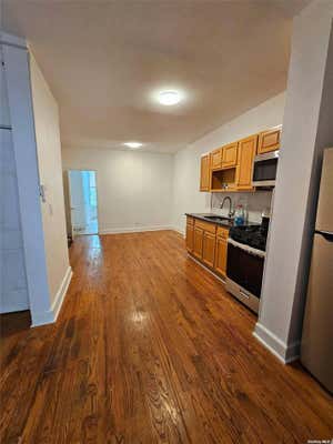 3 beds, 2 baths, $2,900, Unit 2