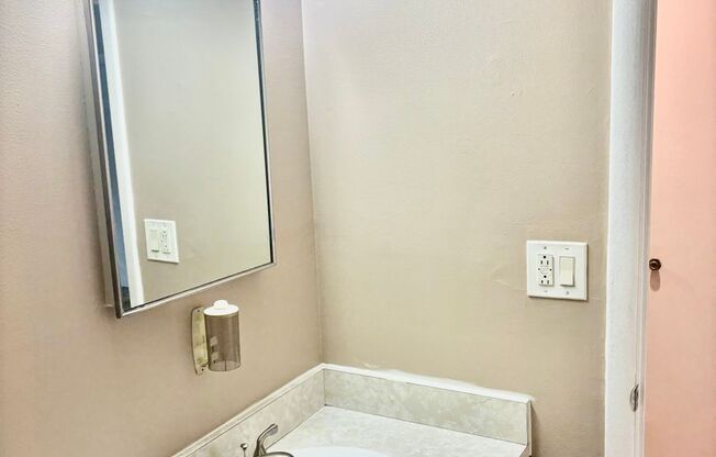 1 Bedroom, 1 Bathroom Condo located in the desirable Avon Village