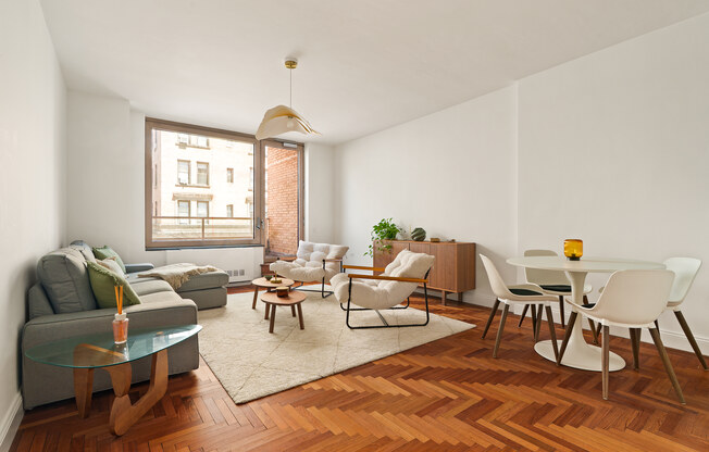 30 E 85 ST