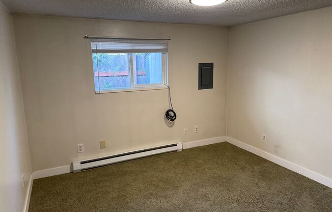 2 beds, 1 bath, $1,700, Unit 1009