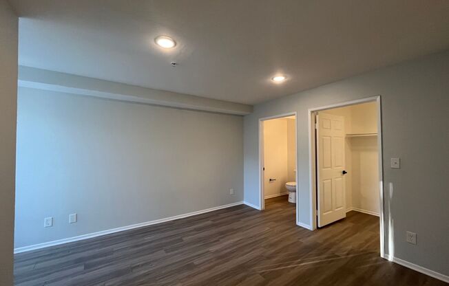 2 beds, 1.5 baths, 1,150 sqft, $1,998, Unit 305