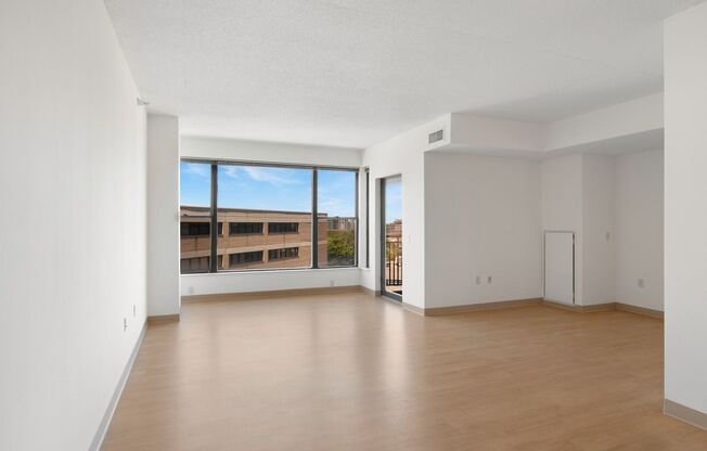 2 beds, 1 bath, 1,045 sqft, $2,300, Unit 0610