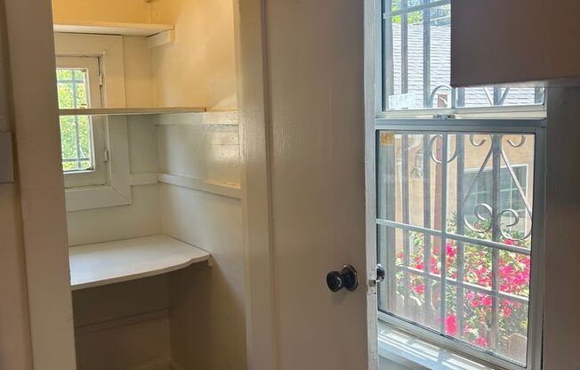 1 bed, 1 bath, 650 sqft, $1,700, Unit 5518 1/2