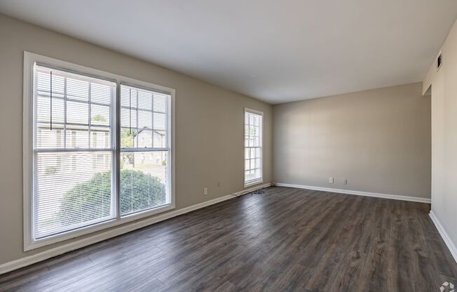 1 bed, 1 bath, 595 sqft, $799, Unit C-12