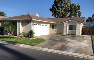 BEAUTIFUL 3 BEDROOM 2 BATHROOM HOME OFF PIERCE IN RIVERSIDE