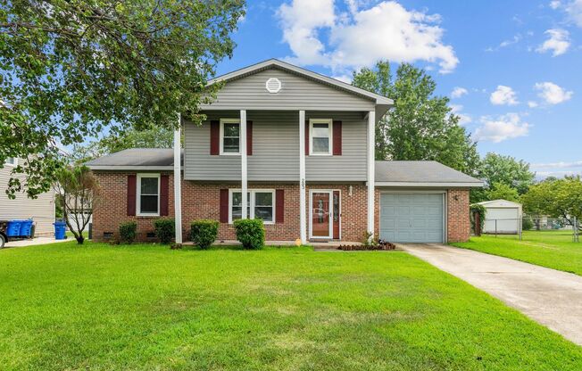 3 bedroom 2.5 bath split level in Fayetteville!