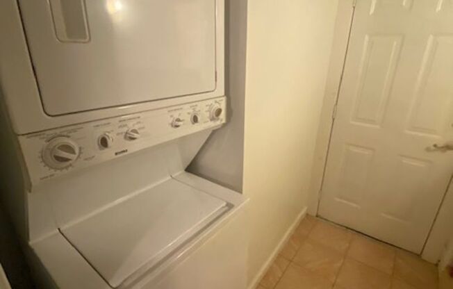 2 beds, 2 baths, 1,000 sqft, $1,650, Unit 29