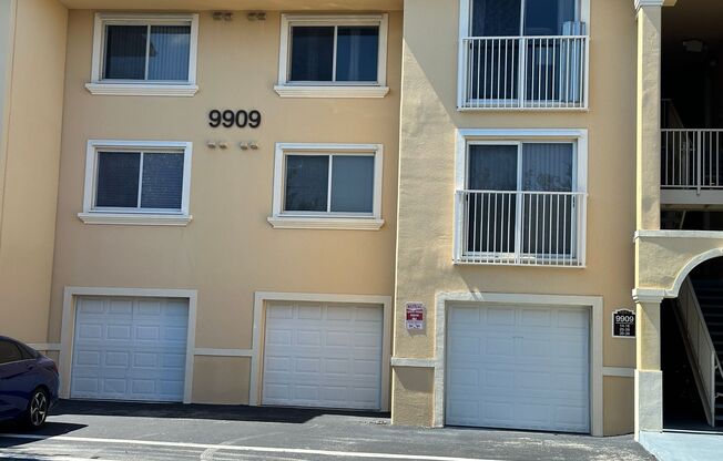 Condo in Nob Hill Landing - Tamarac