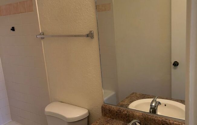 2 beds, 2 baths, 957 sqft, $1,015, Unit 66