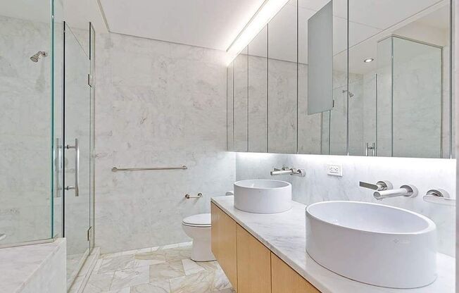 1 bed, 1.5 baths, 850 sqft, $5,650, Unit 17A