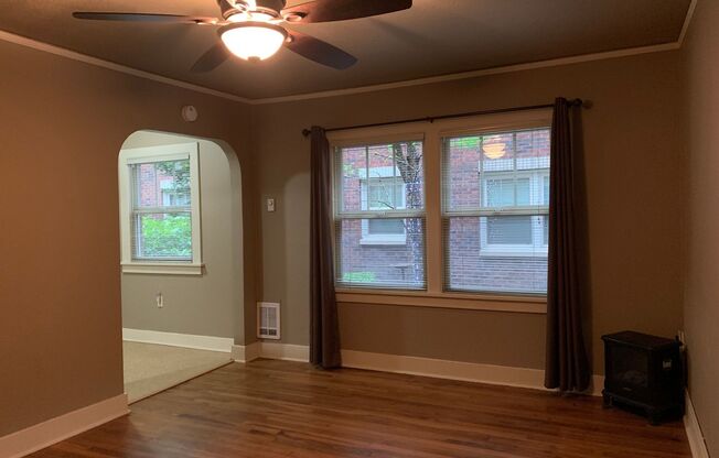 Studio, 1 bath, 371 sqft, $1,198, Unit 106