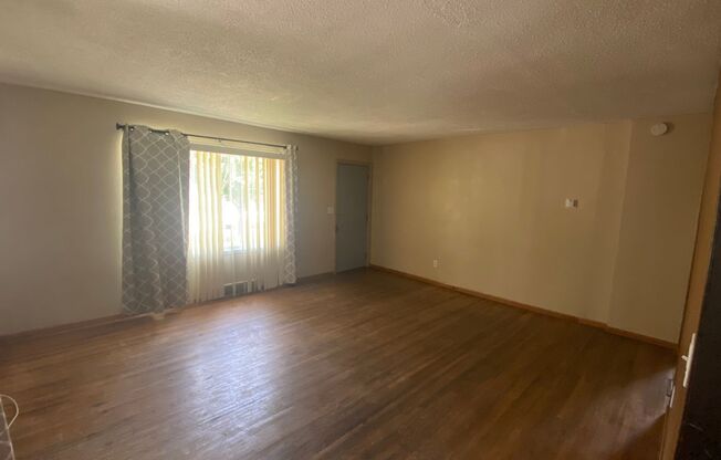 4 bed, 1.5 bath Home Near NDSU!