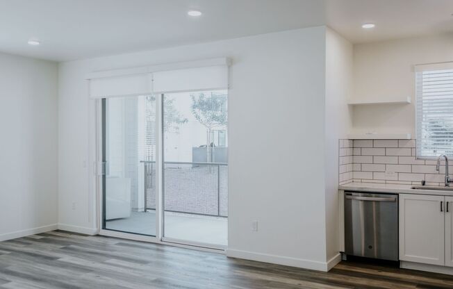 2 beds, 2 baths, 1,098 sqft, $2,225, Unit 2082