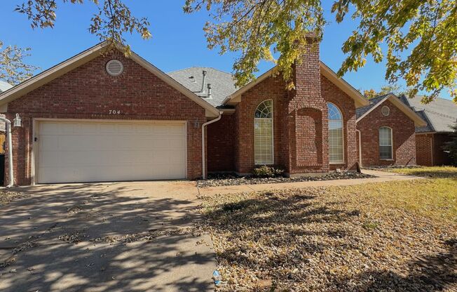 704 Copperfield Dr, Edmond, OK - AVAILABLE IN JANUARY!