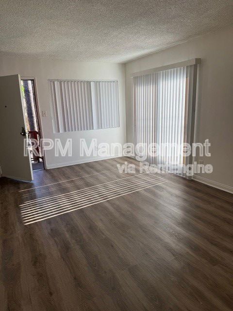 6833 SEPULVEDA BLVD
