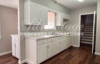 3 beds, 2 baths, $1,295