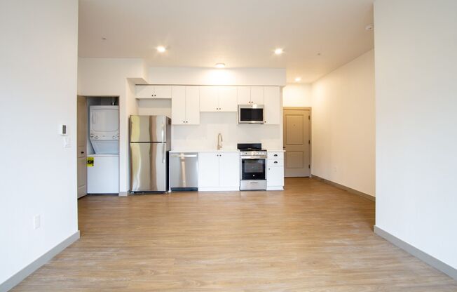 1 bed, 1 bath, 620 sqft, $1,475, Unit 211