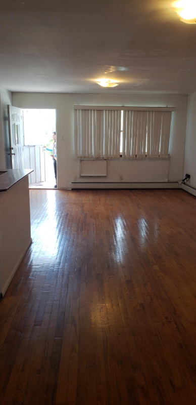 73 27 AVE