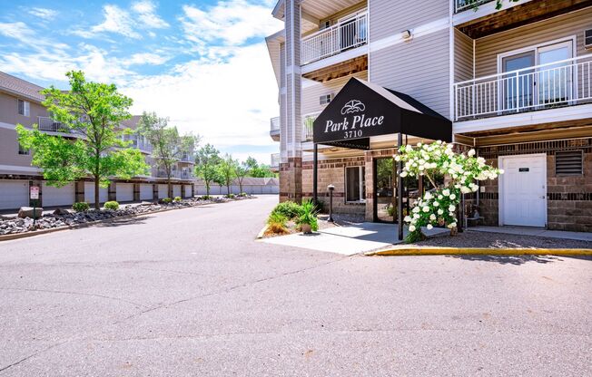 2 beds, 1 bath, 935 sqft, $1,315, Unit 3710235