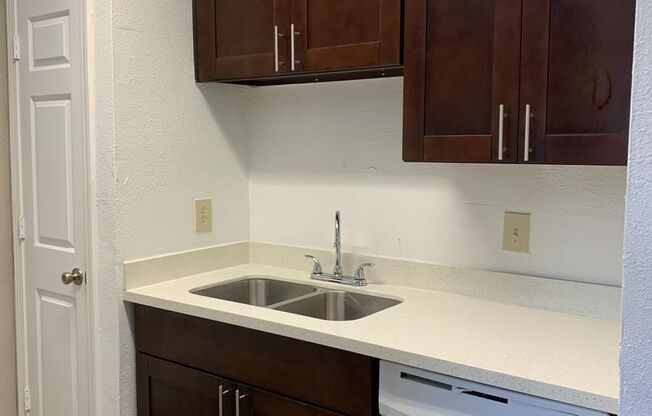 2 beds, 2 baths, 1,038 sqft, $1,125, Unit 3303