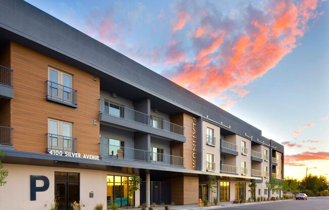 1 bed, 1 bath, 579 sqft, $1,300, Unit 101