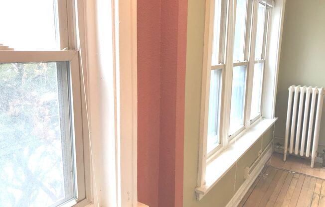 Studio, 1 bath, $725, Unit 02