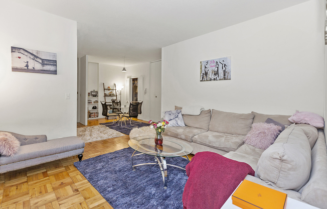 2 beds, 1 bath, $6,400, Unit 5M