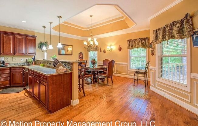 682 E MOURNING DOVE CT