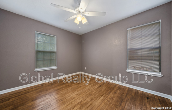 401 MITCHELL AVE