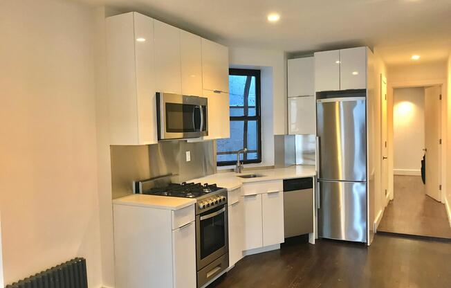 2 beds, 1 bath, $2,928, Unit 5FF