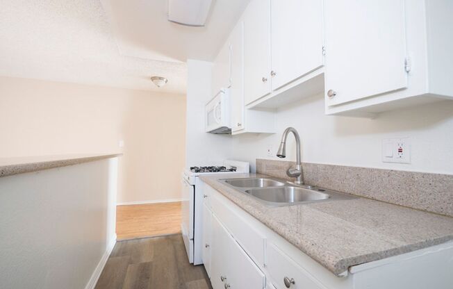 Studio, 1 bath, 599 sqft, $1,595, Unit 045#37