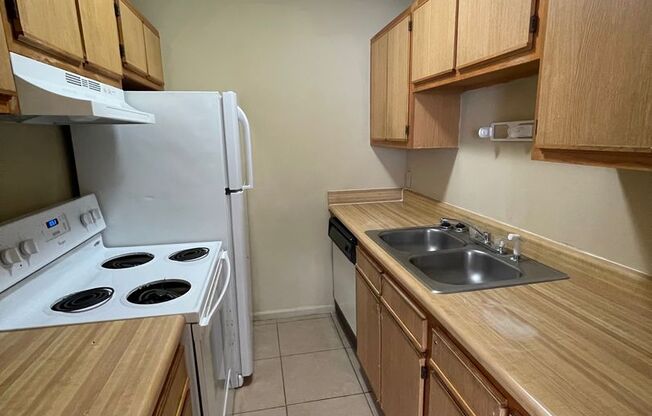 1 bed, 1 bath, 582 sqft, $700, Unit 1518A-8