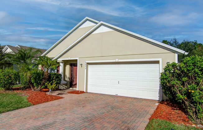 Beautiful MOVE-IN READY 4bed/2bath Home located in Nona Crest in Lake Nona!!!