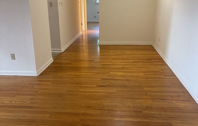 2 beds, 1 bath, 874 sqft, $1,445, Unit E-31