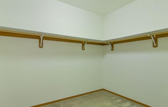 2 beds, 1 bath, $1,700, Unit 206