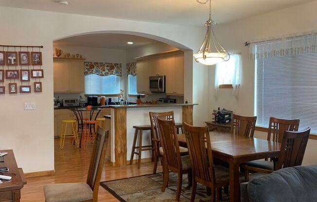 Beautiful 4 Bedroom, 3.5 Bath Home For Rent in Fort Collins!!