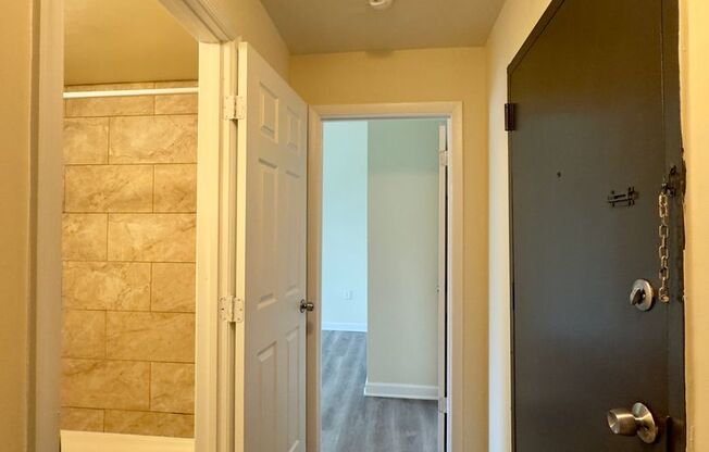 1 bed, 1 bath, 650 sqft, $1,250, Unit 405