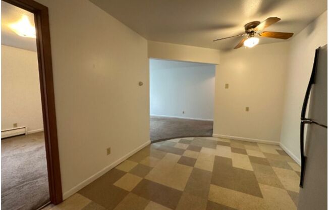 2859 S 6 ST
